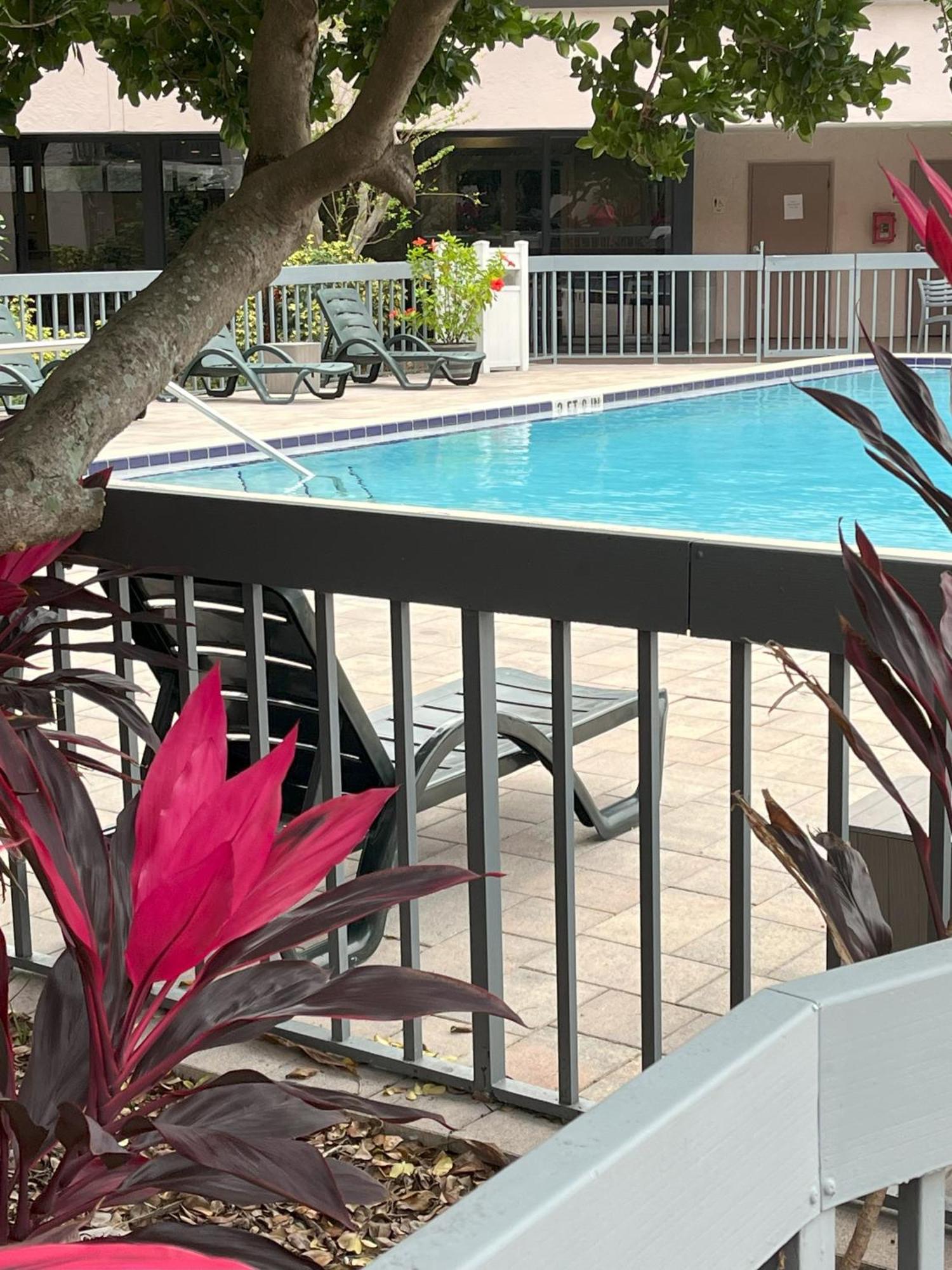 Grand Hotel Orlando At Universal Blvd - Shuttle To Theme Parks Екстериор снимка